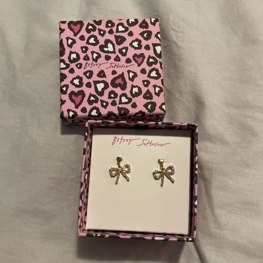 🎀 Betsey Johnson Bow Drop Earrings | Gold-Tone Statement Jewelry, Gift Ready